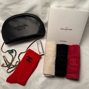 Black Crossbody Bag with Chain Strap